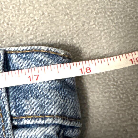 Vtg Levis 940 Brown Tab Relaxed Fit Jeans W36 L25 Light Wash Denim USA Made - Picture 5 of 6